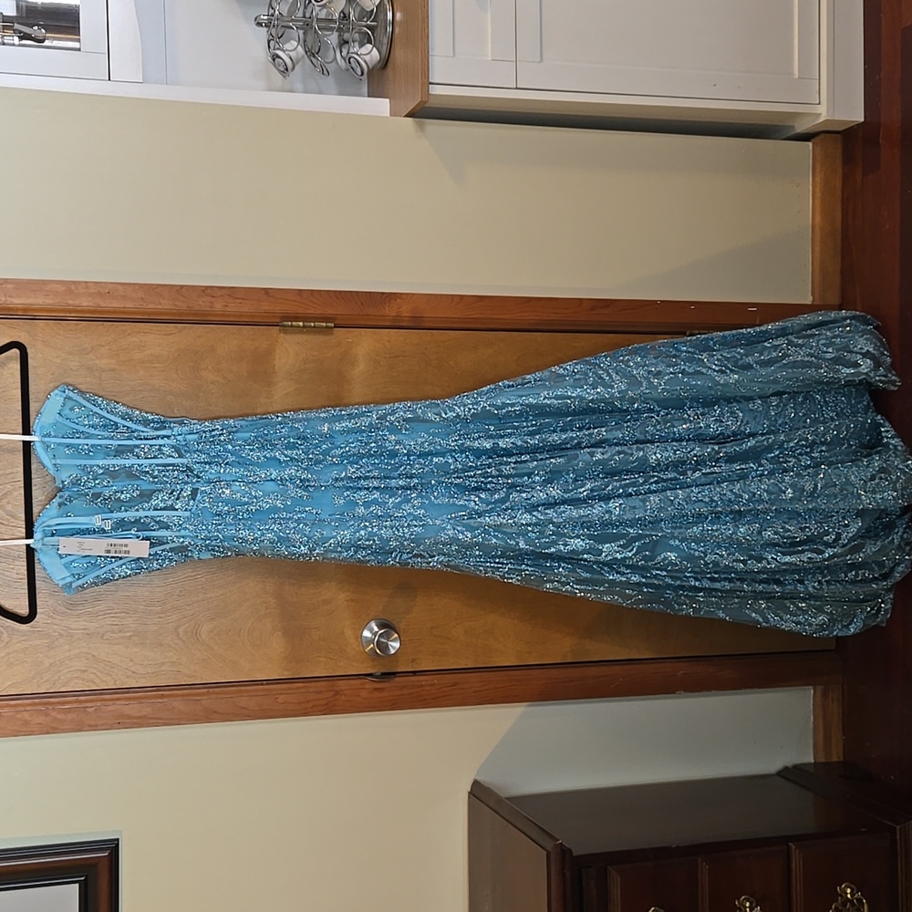 Jovani NWT Gown 6 - Picture 3 of 5